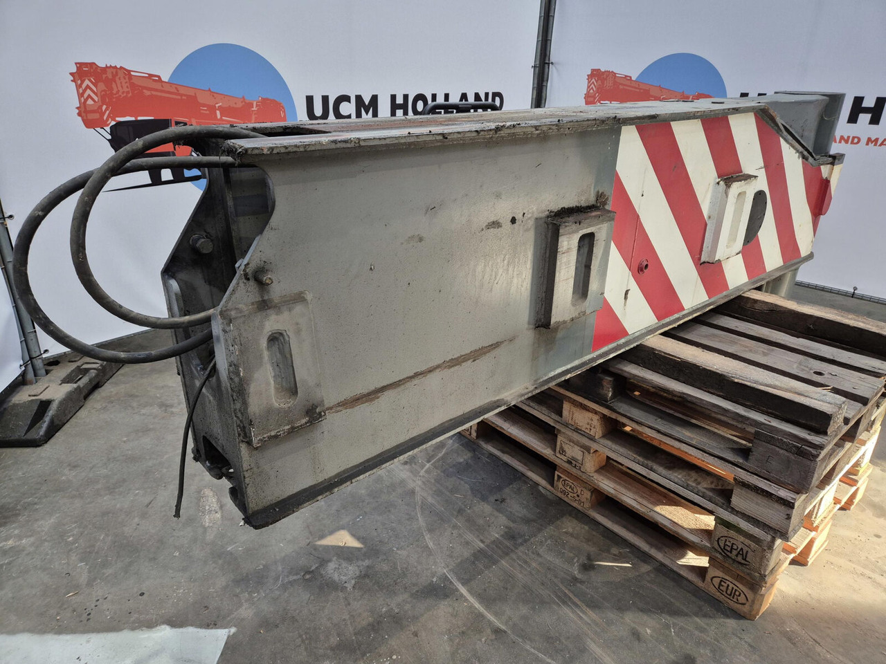 Liebherr LTM 1250-6.1 outriggerbeam rear with support cylinder - Fjæring for Kran: bilde 3 Liebherr LTM 1250-6.1 outriggerbeam rear with support cylinder - Fjæring for Kran: bilde 3