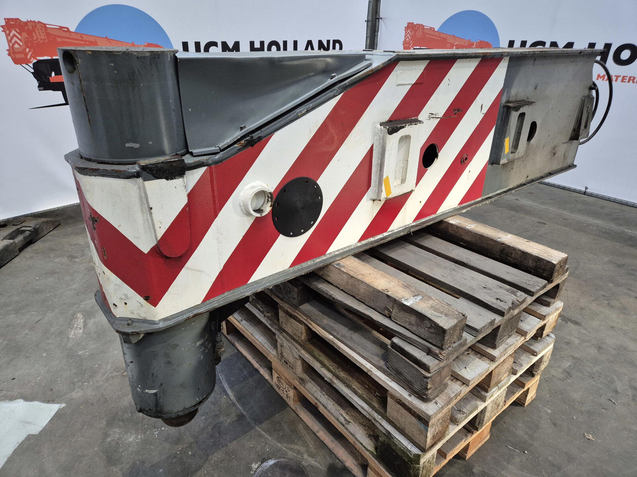 Liebherr LTM 1250-6.1 outriggerbeam rear with support cylinder - Fjæring for Kran: bilde 2 Liebherr LTM 1250-6.1 outriggerbeam rear with support cylinder - Fjæring for Kran: bilde 2