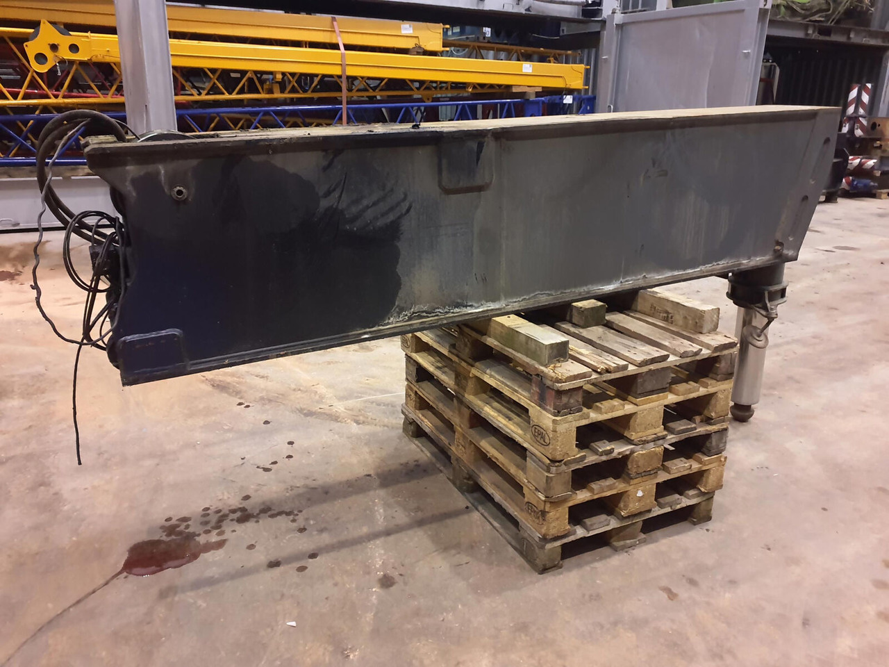 Liebherr LTM 1300 outrigger complete front R - Fjæring for Mobilkran: bilde 4 Liebherr LTM 1300 outrigger complete front R - Fjæring for Mobilkran: bilde 4