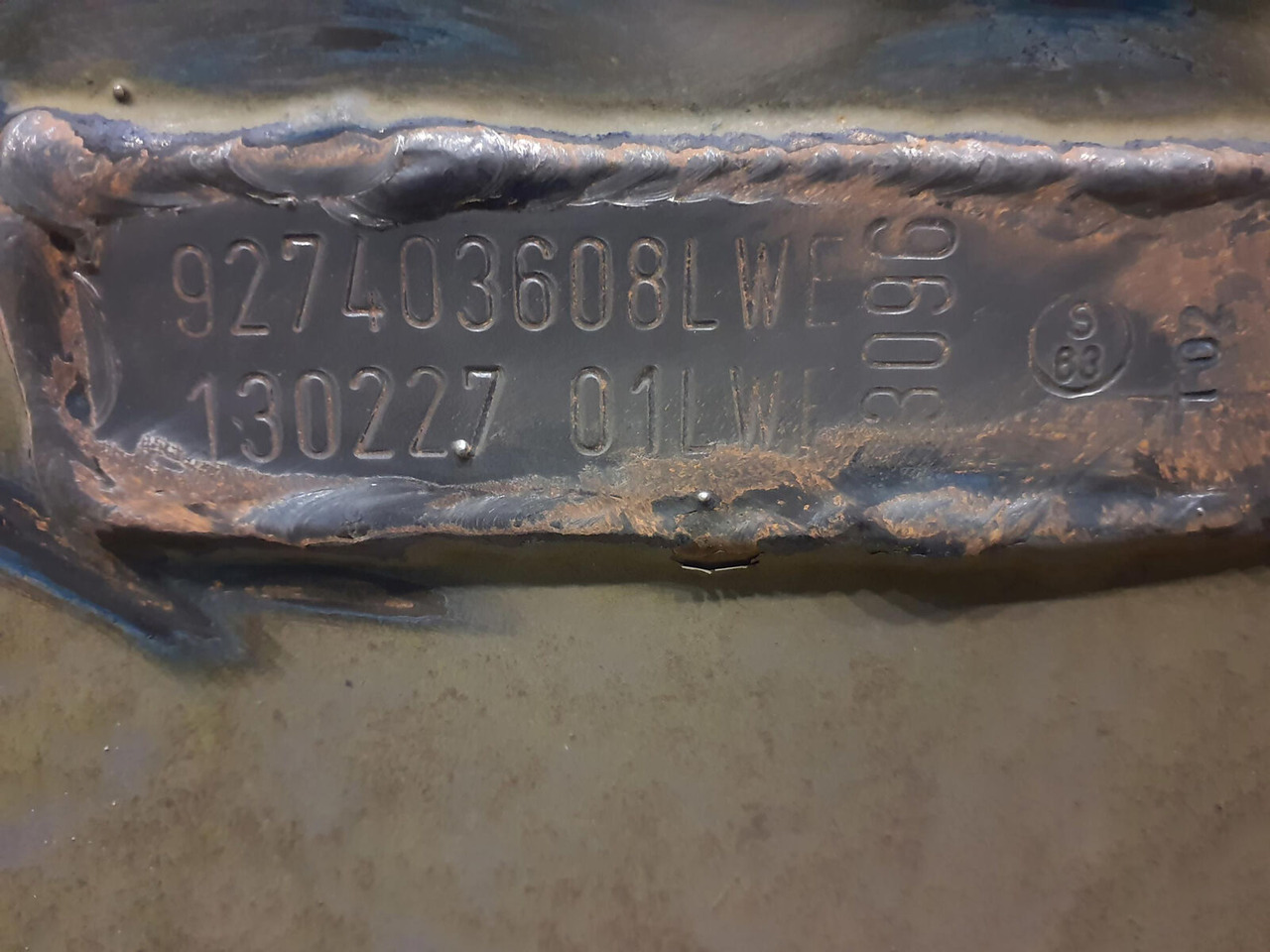 Liebherr LTM 1300 outrigger complete front R - Fjæring for Mobilkran: bilde 5 Liebherr LTM 1300 outrigger complete front R - Fjæring for Mobilkran: bilde 5