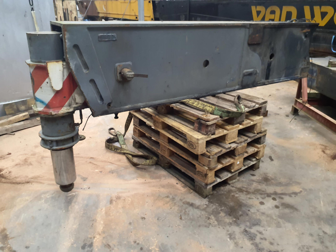 Liebherr LTM 1300 outrigger complete rear L - Fjæring for Mobilkran: bilde 2 Liebherr LTM 1300 outrigger complete rear L - Fjæring for Mobilkran: bilde 2