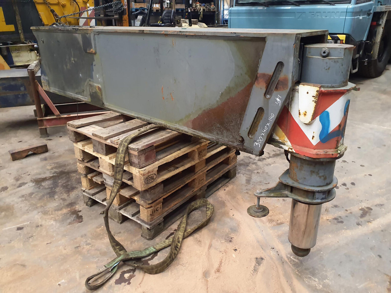 Liebherr LTM 1300 outrigger complete rear L - Fjæring for Mobilkran: bilde 1 Liebherr LTM 1300 outrigger complete rear L - Fjæring for Mobilkran: bilde 1