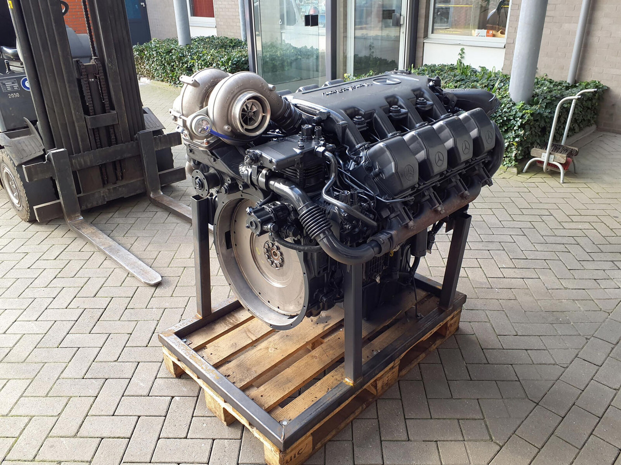 Mercedes-Benz GMK 6400 engine OM502LA - Motor for Mobilkran: bilde 3 Mercedes-Benz GMK 6400 engine OM502LA - Motor for Mobilkran: bilde 3