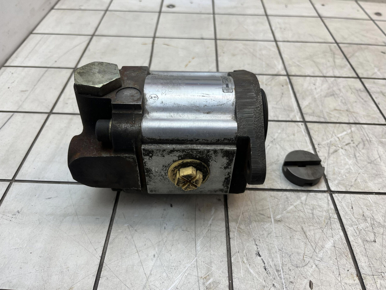 Parker Parker Hydraulics gear pump - Hydraulisk pumpe for Kran: bilde 1 Parker Parker Hydraulics gear pump - Hydraulisk pumpe for Kran: bilde 1