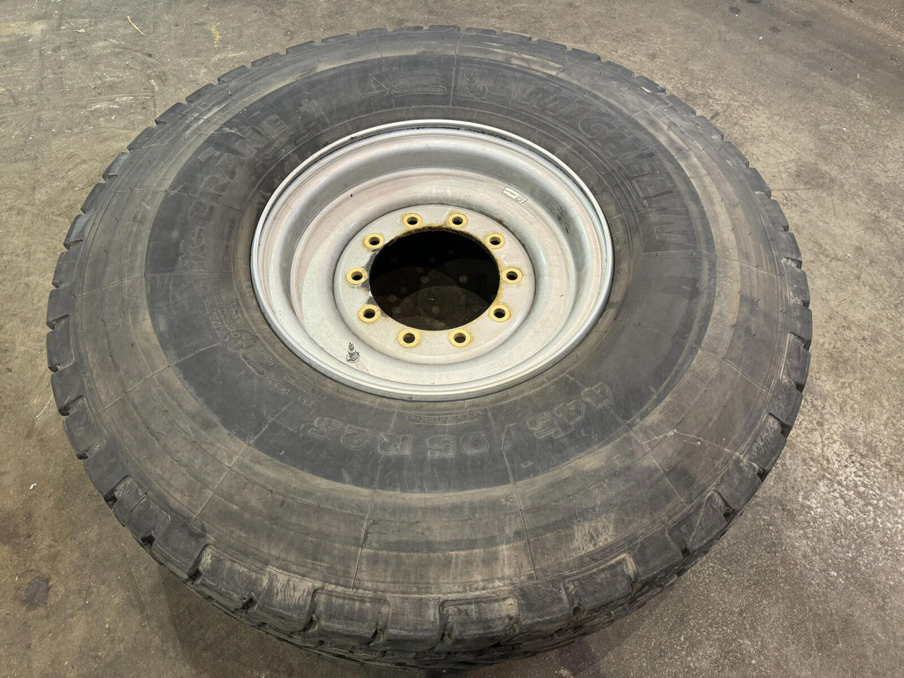 Wheel 445/95R25 10 12.3 1p - Komplett hjul: bilde 1 Wheel 445/95R25 10 12.3 1p - Komplett hjul: bilde 1