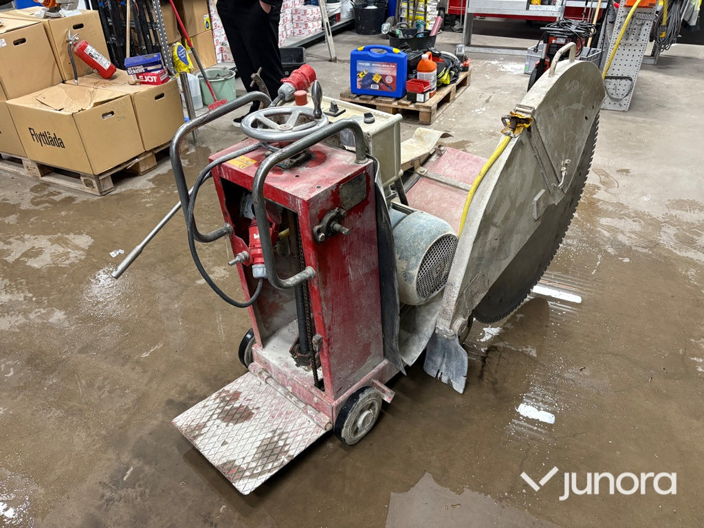 Betongsåg - Betongutstyr: bilde 1 Betongsåg - Betongutstyr: bilde 1