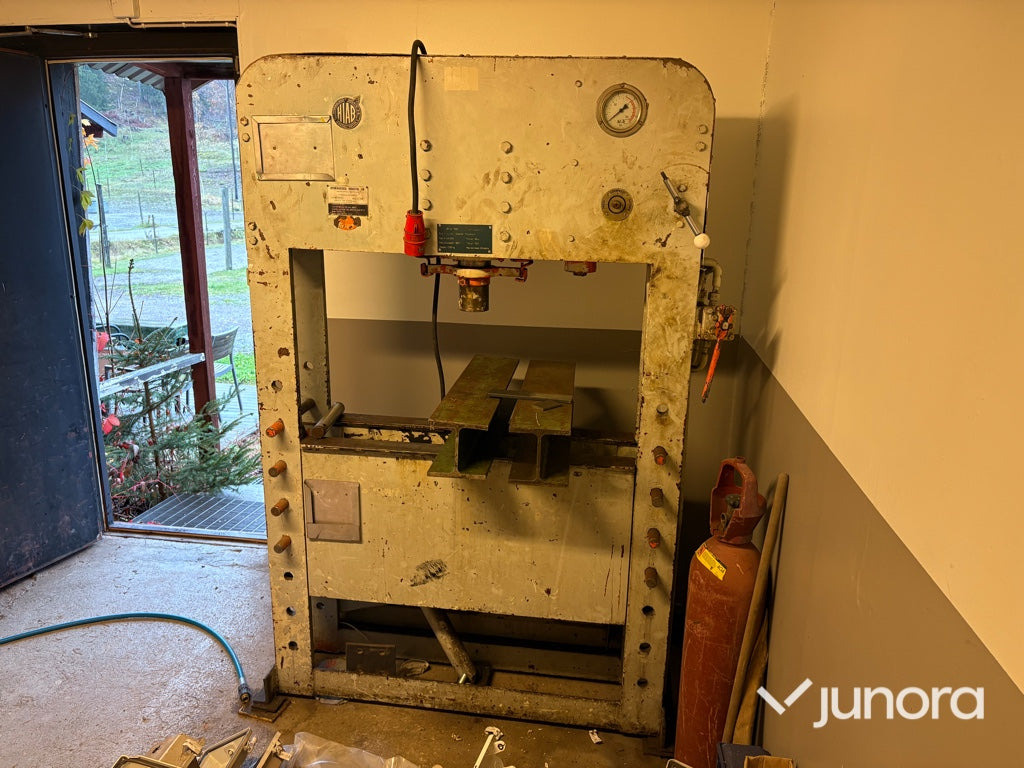 Hydraulpress - Hiab H100E, 100 ton - Kantpresse: bilde 1 Hydraulpress - Hiab H100E, 100 ton - Kantpresse: bilde 1