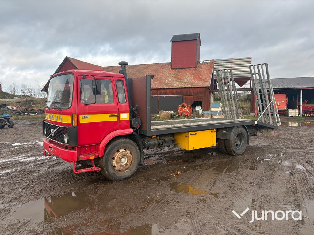 Lastbil / Biltransport - Volvo F 613 4X2-1-V - Transporter lastebil: bilde 2 Lastbil / Biltransport - Volvo F 613 4X2-1-V - Transporter lastebil: bilde 2