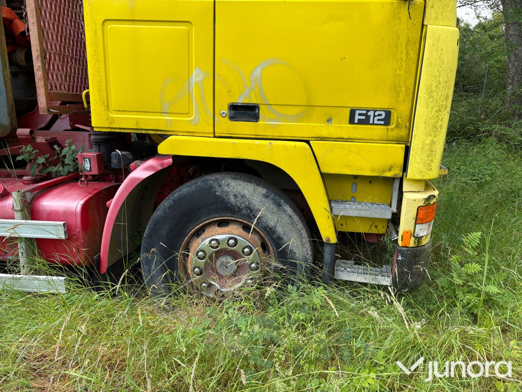 Lastbil Volvo F12 6X2 - Krokbil: bilde 3 Lastbil Volvo F12 6X2 - Krokbil: bilde 3