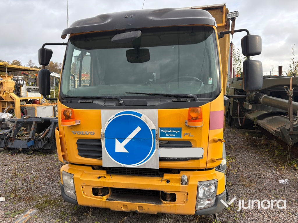 Lastbil Volvo FLL 240-280 HP 42R - Kapellbil, Utility-/ Spesiell maskin: bilde 2 Lastbil Volvo FLL 240-280 HP 42R - Kapellbil, Utility-/ Spesiell maskin: bilde 2