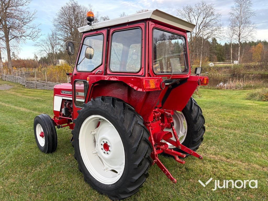 Traktor - International 444 - Traktor: bilde 3 Traktor - International 444 - Traktor: bilde 3