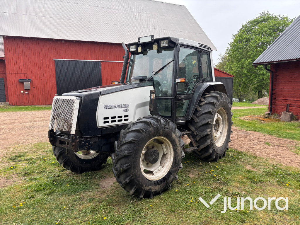 Traktor Valmet 6400 med lastare - Traktor: bilde 1 Traktor Valmet 6400 med lastare - Traktor: bilde 1