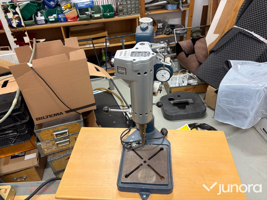 Ultraljudsborr - KERRY Ultrasonics, KDS150 - Søyleboremaskin: bilde 1 Ultraljudsborr - KERRY Ultrasonics, KDS150 - Søyleboremaskin: bilde 1