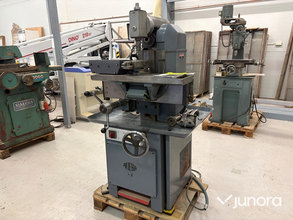 Vertikal- & horisontalfräsmaskin - Fräs Aciera F3 - Trebearbeidingsmaskin: bilde 1 Vertikal- & horisontalfräsmaskin - Fräs Aciera F3 - Trebearbeidingsmaskin: bilde 1