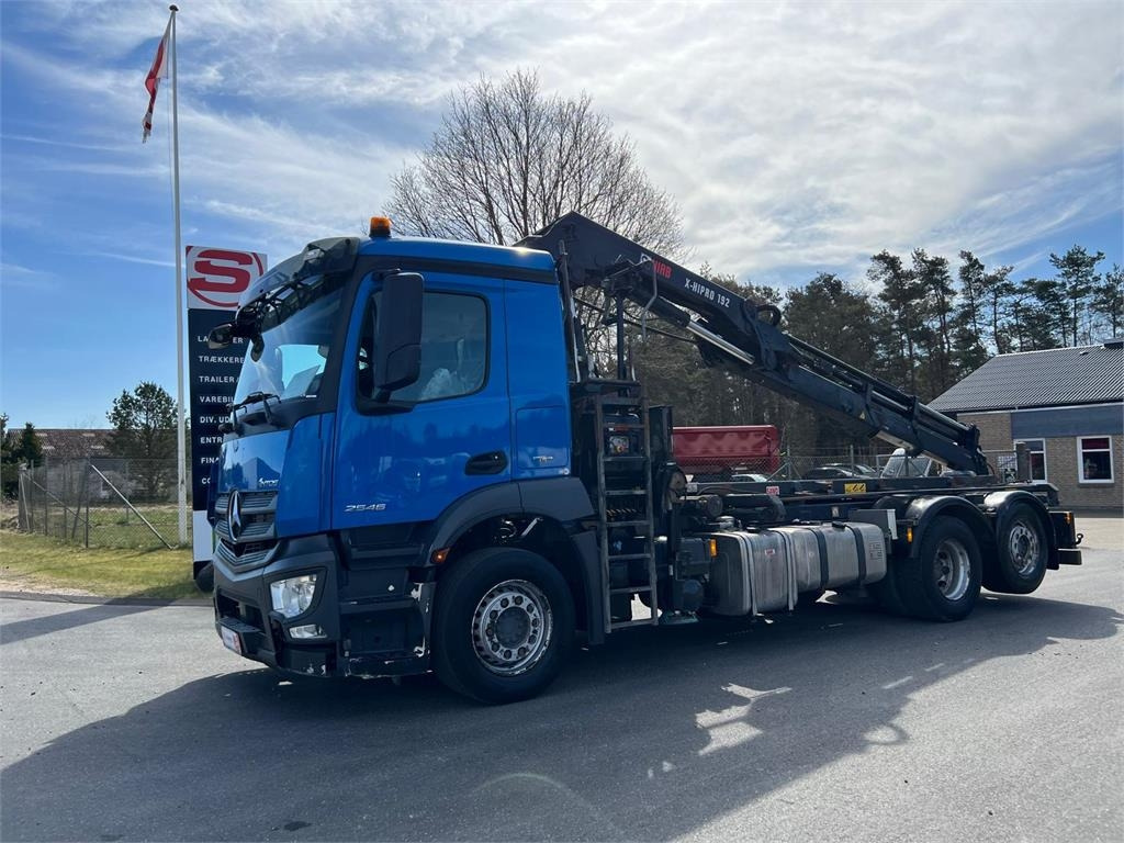 Mercedes-Benz Antos 2546 - Hiab 192 E kran - Liftdumper lastebil: bilde 1 Mercedes-Benz Antos 2546 - Hiab 192 E kran - Liftdumper lastebil: bilde 1