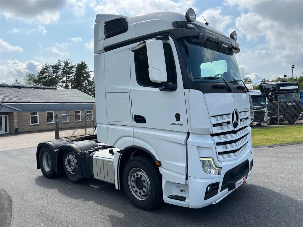Mercedes-Benz Actros 2548 LS - Trekkvogn: bilde 2 Mercedes-Benz Actros 2548 LS - Trekkvogn: bilde 2