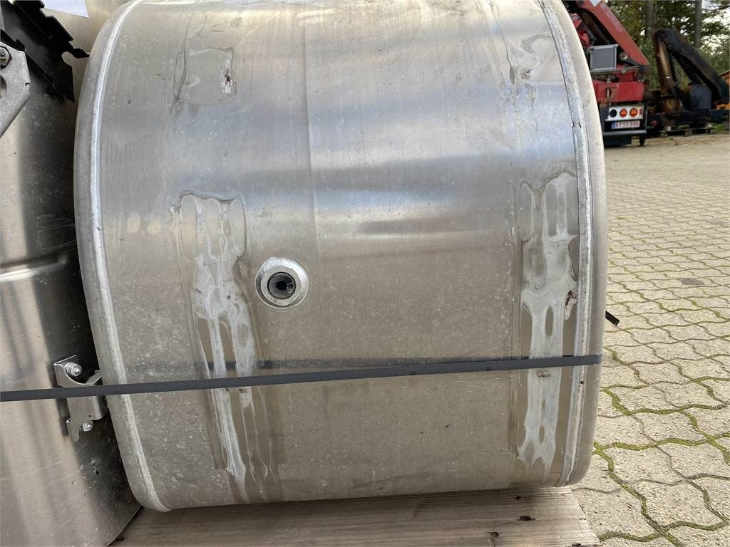 Volvo 200 ltr Dieseltank - Drivstofftank for Lastebil: bilde 4 Volvo 200 ltr Dieseltank - Drivstofftank for Lastebil: bilde 4