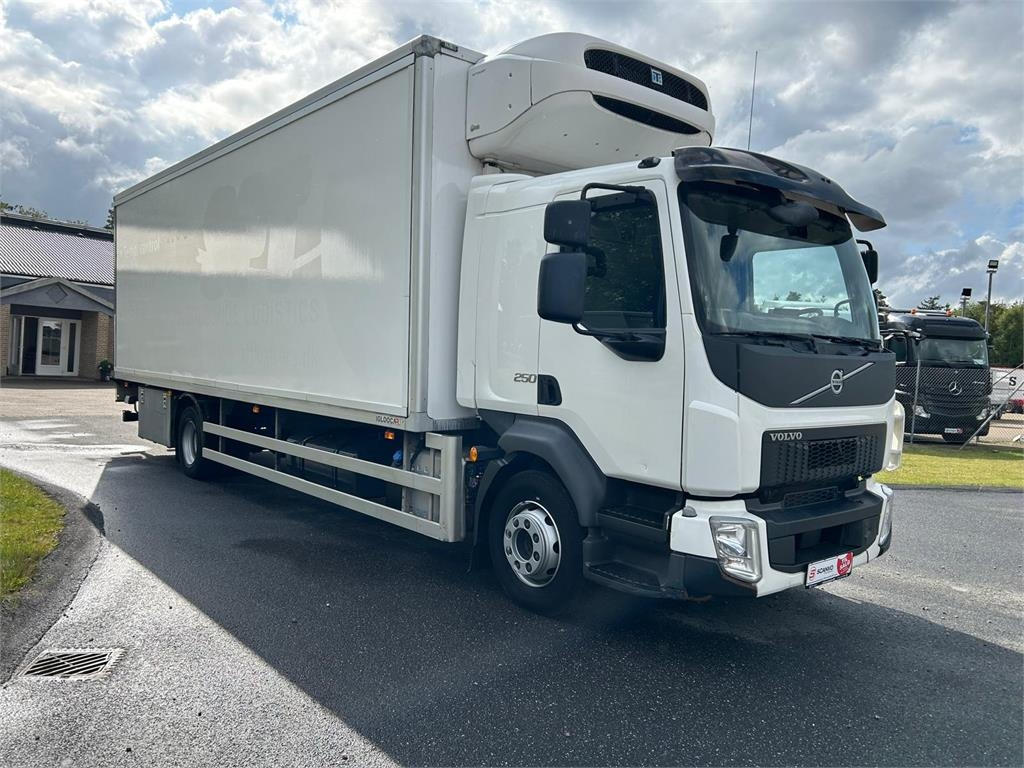 Volvo FL 250 16 ton - Lastebil med kjøl: bilde 2 Volvo FL 250 16 ton - Lastebil med kjøl: bilde 2