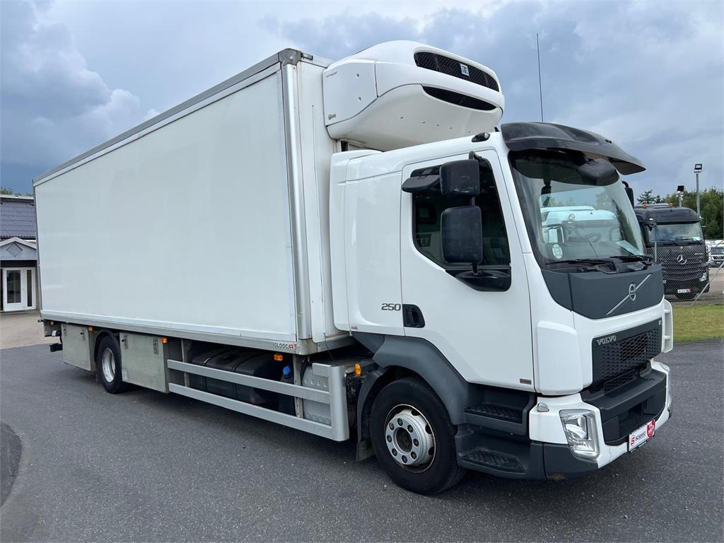 Volvo FL 250 16 ton - Lastebil med kjøl: bilde 2 Volvo FL 250 16 ton - Lastebil med kjøl: bilde 2