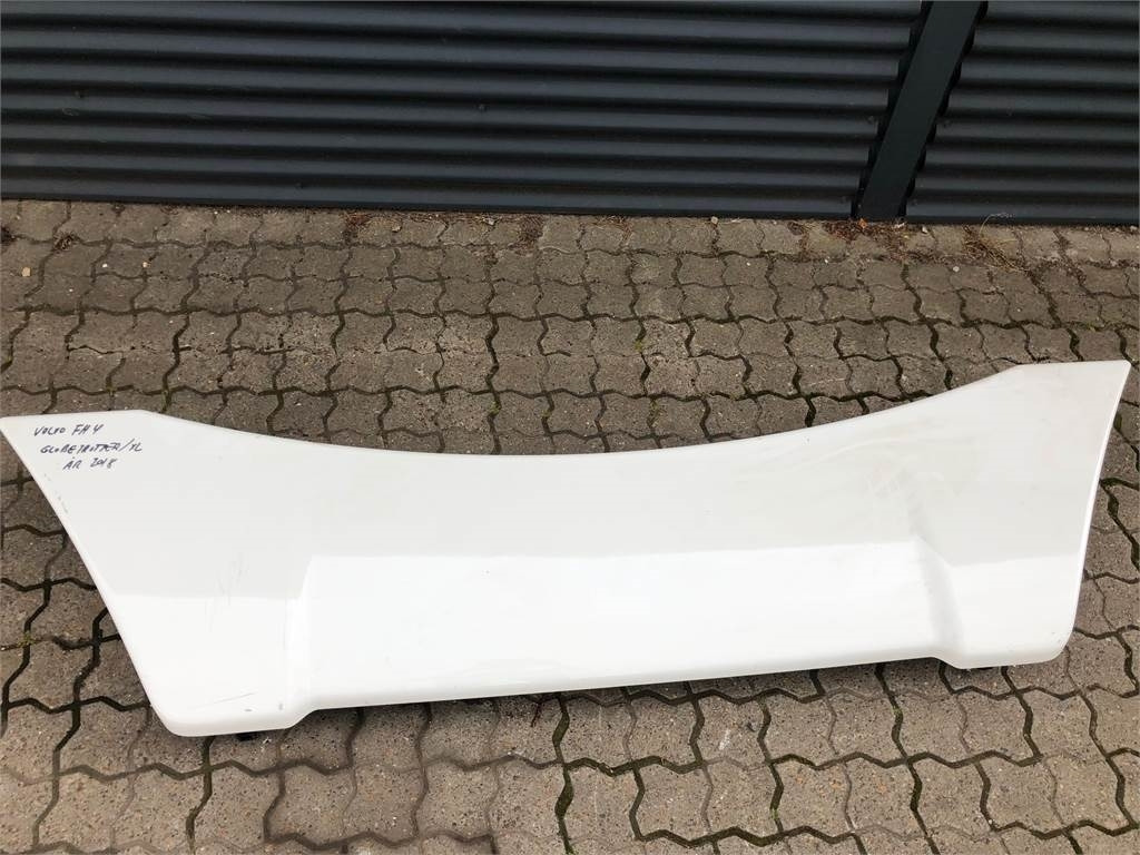 Volvo Tagspoiler Volvo FH Globetrotter 2018 - Aerodynamikk/ Spoiler: bilde 2 Volvo Tagspoiler Volvo FH Globetrotter 2018 - Aerodynamikk/ Spoiler: bilde 2