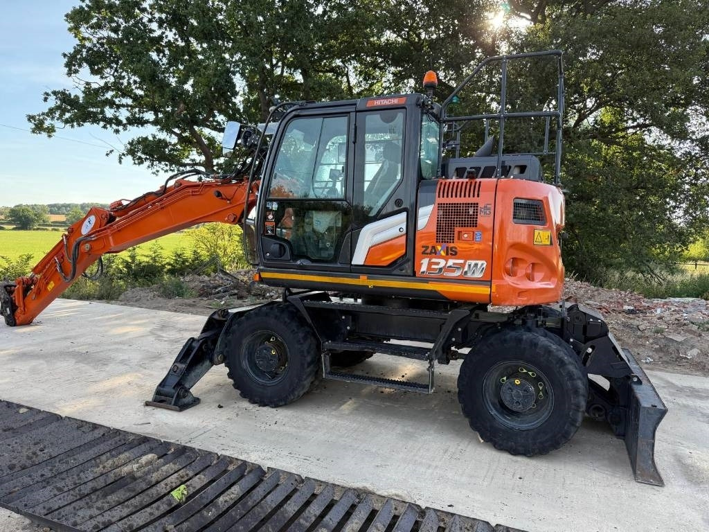 Hitachi ZX 135 W-7 - Hjulgraver: bilde 1 Hitachi ZX 135 W-7 - Hjulgraver: bilde 1