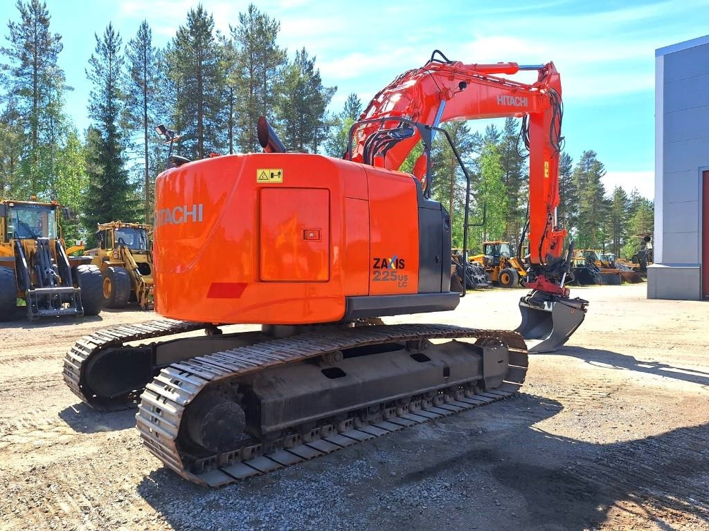 Hitachi ZX225USLC-5 PYÖRITTÄJÄ+PIHDIT YM. - Beltegraver: bilde 4 Hitachi ZX225USLC-5 PYÖRITTÄJÄ+PIHDIT YM. - Beltegraver: bilde 4