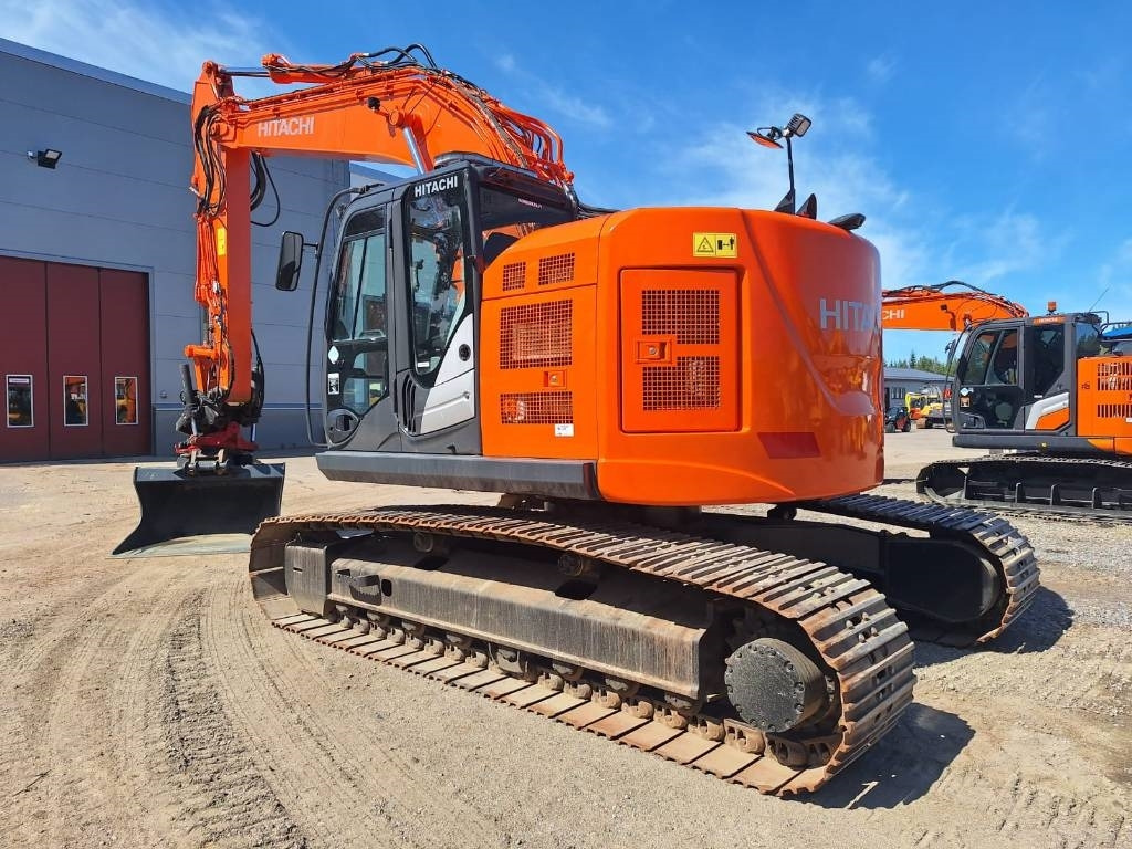 Hitachi ZX225USLC-5 PYÖRITTÄJÄ+PIHDIT YM. - Beltegraver: bilde 2 Hitachi ZX225USLC-5 PYÖRITTÄJÄ+PIHDIT YM. - Beltegraver: bilde 2