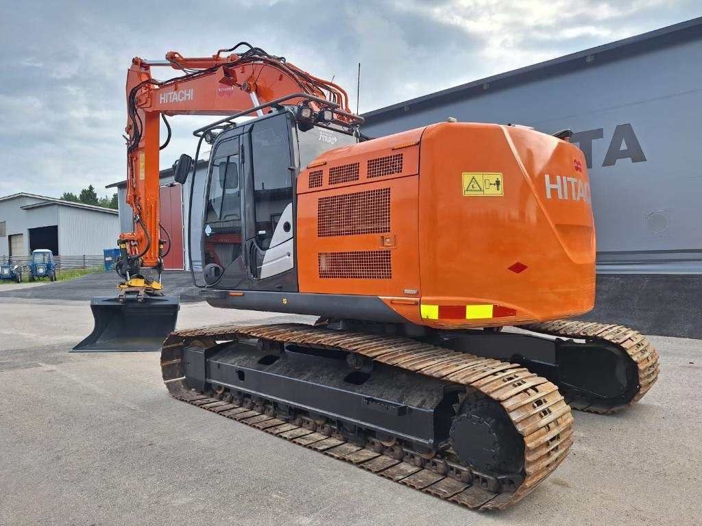 Hitachi ZX225USLC-5 PYÖRITTÄJÄLLÄ - Beltegraver: bilde 2 Hitachi ZX225USLC-5 PYÖRITTÄJÄLLÄ - Beltegraver: bilde 2