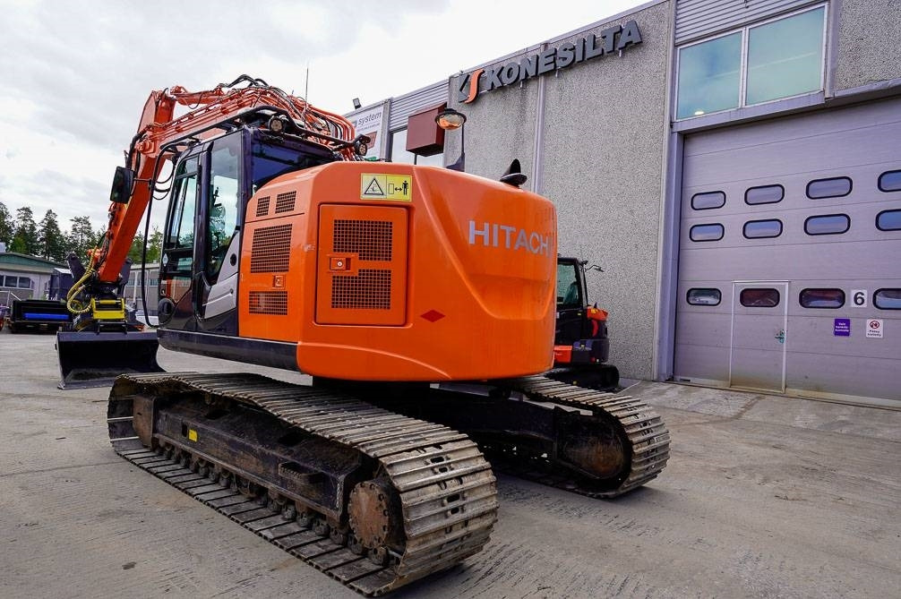 Hitachi ZX225USLC-5B MARTTIINILLA - Beltegraver: bilde 3 Hitachi ZX225USLC-5B MARTTIINILLA - Beltegraver: bilde 3