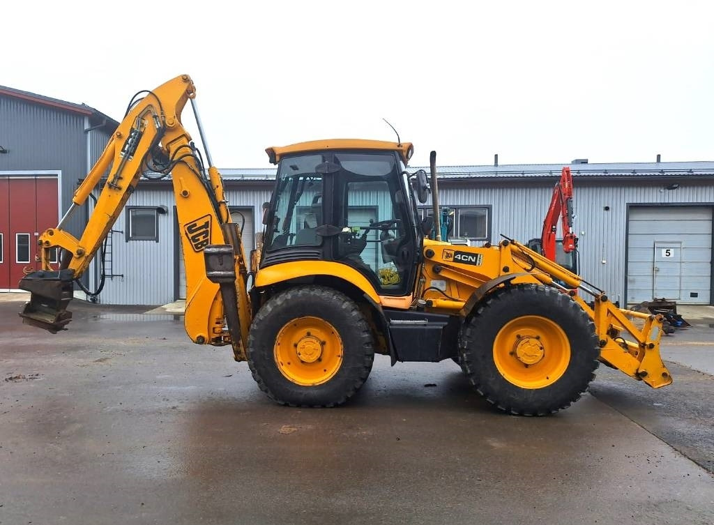 JCB 4CN YHDISTELMÄKONE KALLISTAJALLA - Traktorgraver: bilde 4 JCB 4CN YHDISTELMÄKONE KALLISTAJALLA - Traktorgraver: bilde 4