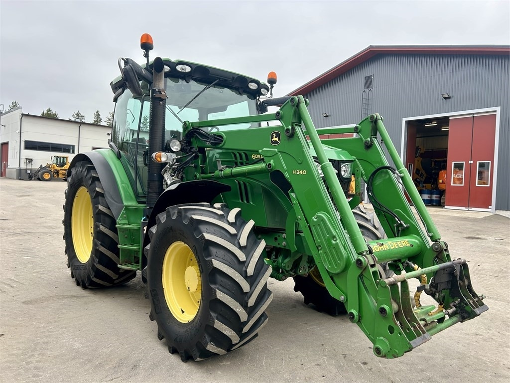 John Deere 6125 R AUTOPOWER ETUKUORMAAJALLA - Traktor: bilde 4 John Deere 6125 R AUTOPOWER ETUKUORMAAJALLA - Traktor: bilde 4