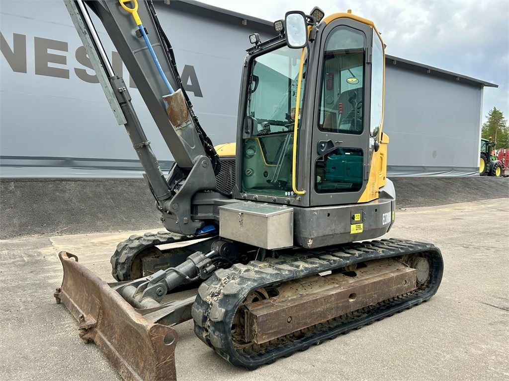 Minigraver Volvo MYYTY! SOLD! ECR88D + TYÖLAITTEET: bilde 9