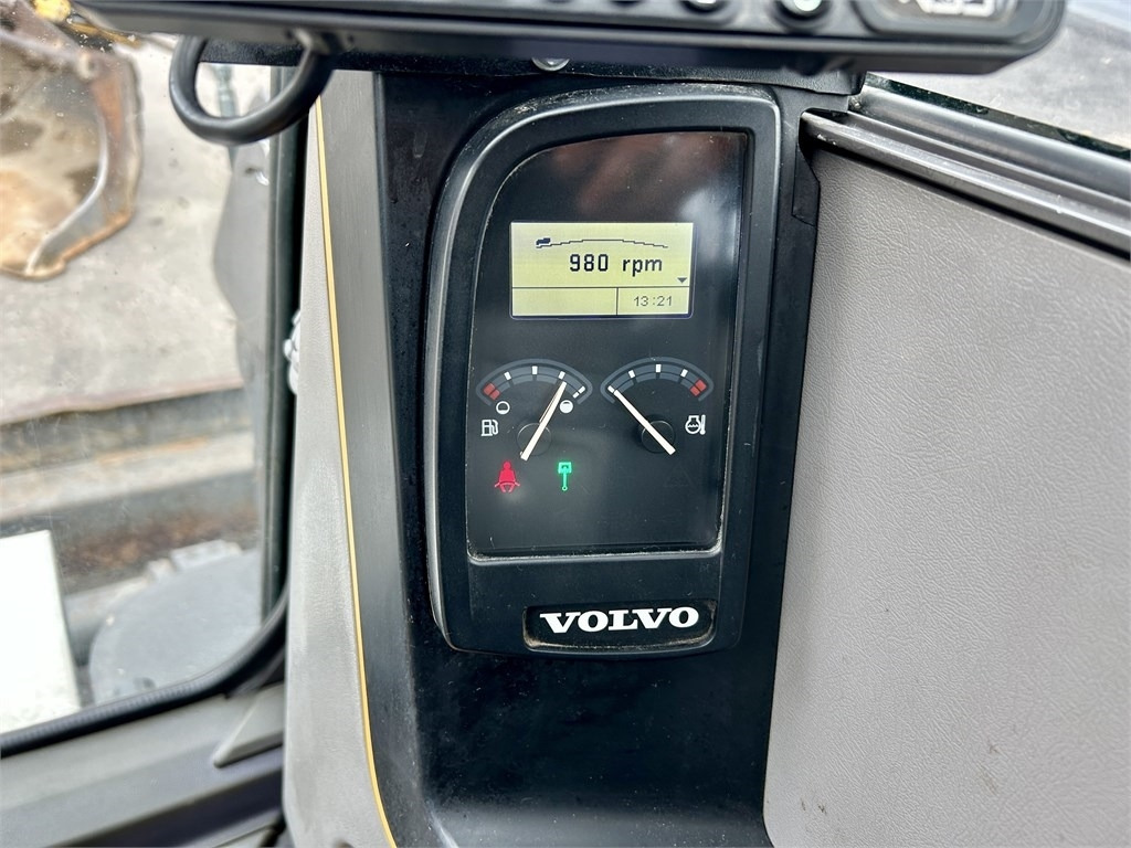 Minigraver Volvo MYYTY! SOLD! ECR88D + TYÖLAITTEET: bilde 23