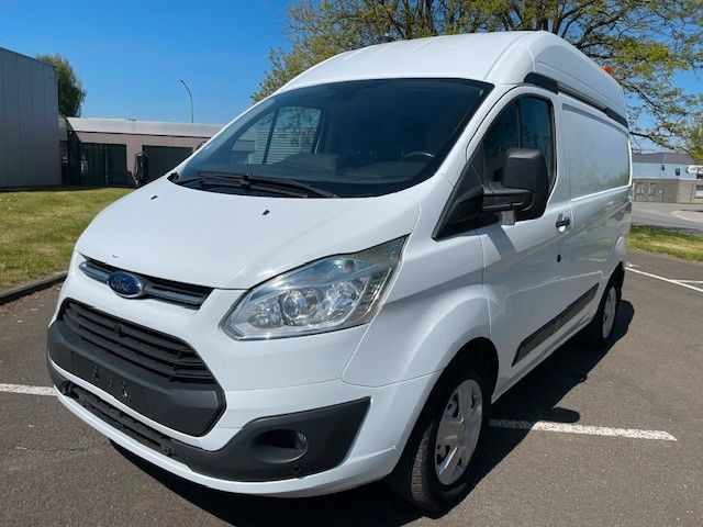 Ford Transit Custom 2.2TDCI. Klima. Tempomat. Xenon. - Små varebil: bilde 1 Ford Transit Custom 2.2TDCI. Klima. Tempomat. Xenon. - Små varebil: bilde 1