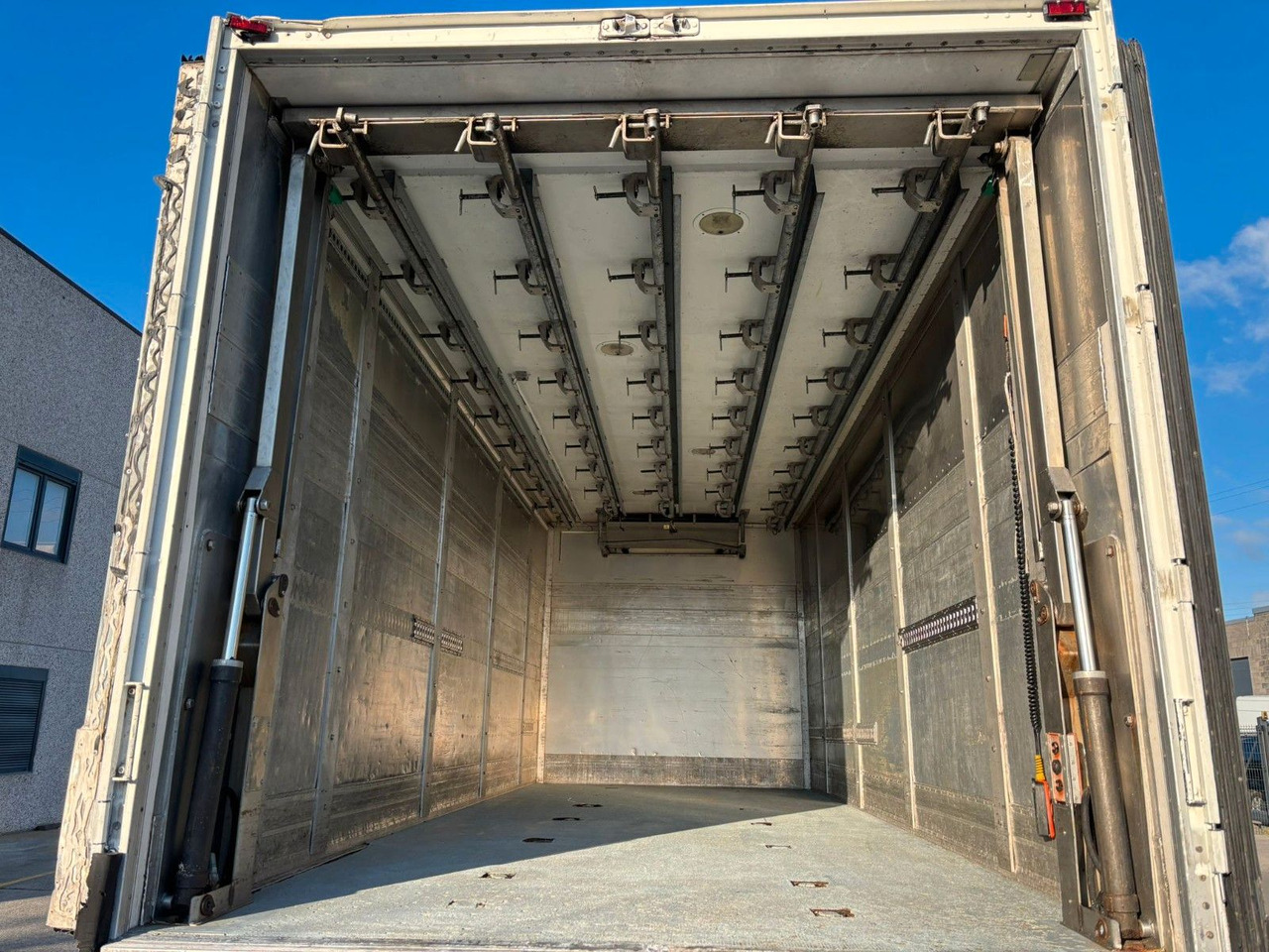 MAN TGM 18.340 Rohrbahnen - Fleish/meat - Lastebil med kjøl: bilde 3 MAN TGM 18.340 Rohrbahnen - Fleish/meat - Lastebil med kjøl: bilde 3