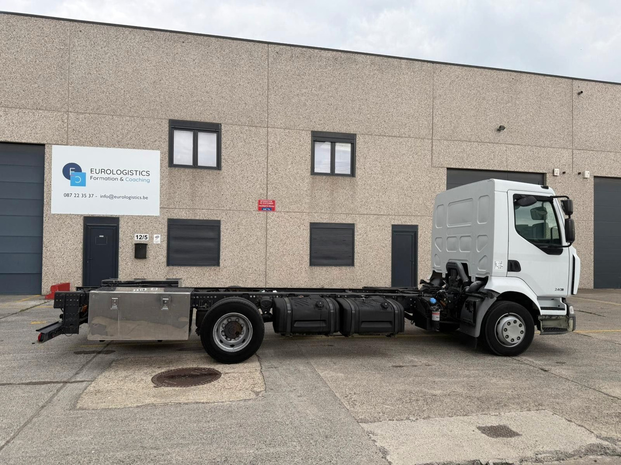 Renault Midlum 240dXi. Klima. 225.000km. - Chassis lastebil: bilde 3 Renault Midlum 240dXi. Klima. 225.000km. - Chassis lastebil: bilde 3
