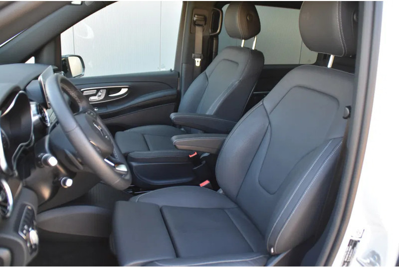 Mercedes-Benz V-Klasse 300d L3 - AMG LINE - ONLY 7 TKM - AIR MATIC - DISTRONIC - 360 CAMERA - BURMESTER - FULL OPTIONS - AS GOOD AS NEW - - Små varebil, Varebil med dobbelt førerhus: bilde 4 Mercedes-Benz V-Klasse 300d L3 - AMG LINE - ONLY 7 TKM - AIR MATIC - DISTRONIC - 360 CAMERA - BURMESTER - FULL OPTIONS - AS GOOD AS NEW - - Små varebil, Varebil med dobbelt førerhus: bilde 4