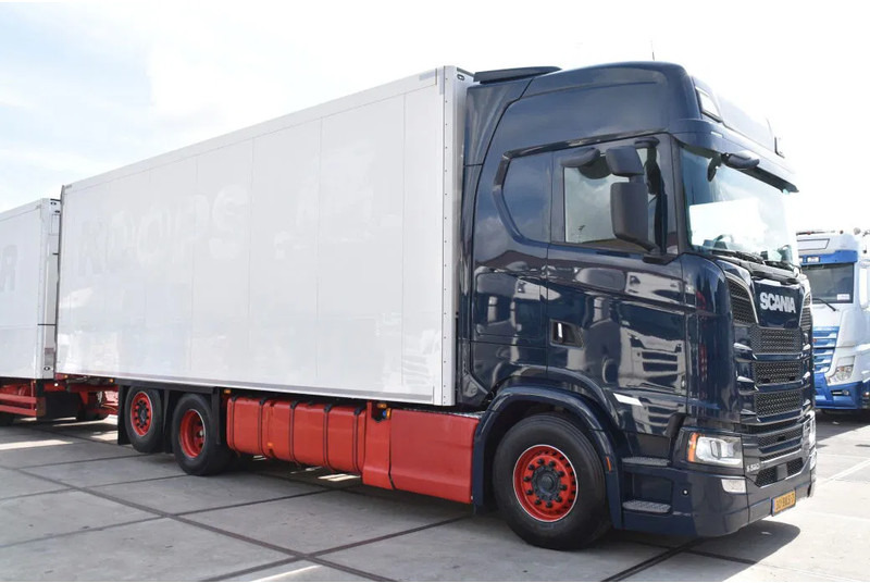 Scania S520 V8 NGS 6x2*4NB - THERMO KING - RETARDER - FULL AIR - WHEELBASE: 515 CM - LED LIGHTS - TOP CONDITION - - Lastebil med kjøl: bilde 2 Scania S520 V8 NGS 6x2*4NB - THERMO KING - RETARDER - FULL AIR - WHEELBASE: 515 CM - LED LIGHTS - TOP CONDITION - - Lastebil med kjøl: bilde 2