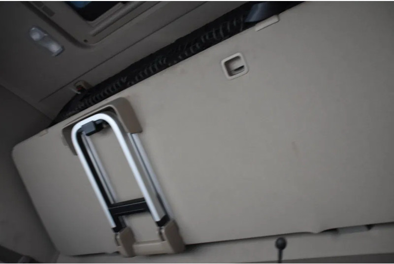 Scania R490 TL 6x2/4 - RETARDER - ACC - DIFF. LOCK - 2 x FUEL TANKS - 2 BEDS - EXCELLENT CONDITION - - Trekkvogn: bilde 5 Scania R490 TL 6x2/4 - RETARDER - ACC - DIFF. LOCK - 2 x FUEL TANKS - 2 BEDS - EXCELLENT CONDITION - - Trekkvogn: bilde 5