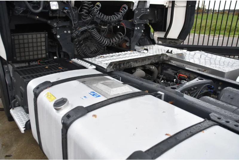 Scania S410 NGS 4x2EB MEGA 95 cm or 103 cm driving height - RETARDER - 773 TKM - FULL AIR - PARK. AIRCO - LEATHER SEATS - 2 x FUEL TANK - Trekkvogn: bilde 4 Scania S410 NGS 4x2EB MEGA 95 cm or 103 cm driving height - RETARDER - 773 TKM - FULL AIR - PARK. AIRCO - LEATHER SEATS - 2 x FUEL TANK - Trekkvogn: bilde 4