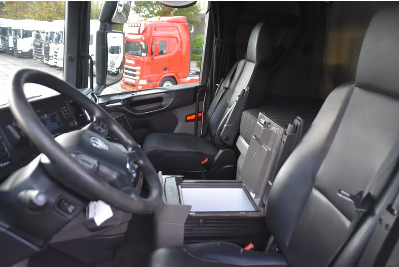 Scania S410 NGS 4x2EB MEGA 95 cm or 103 cm driving height - RETARDER - 781 TKM - FULL AIR - PARK. AIRCO - LEATHER SEATS - 2 x FUEL TANK - Trekkvogn: bilde 5 Scania S410 NGS 4x2EB MEGA 95 cm or 103 cm driving height - RETARDER - 781 TKM - FULL AIR - PARK. AIRCO - LEATHER SEATS - 2 x FUEL TANK - Trekkvogn: bilde 5