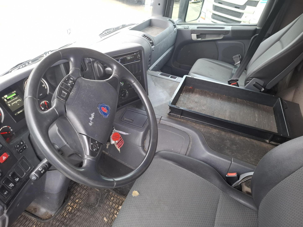 SCANIA SCANIA P250 Fourgon Hayon - Chassis lastebil: bilde 3 SCANIA SCANIA P250 Fourgon Hayon - Chassis lastebil: bilde 3