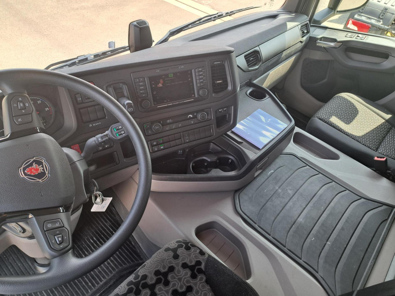 SCANIA SCANIA P280 4x2 Fourgon /Hayon 9L - Chassis lastebil: bilde 4 SCANIA SCANIA P280 4x2 Fourgon /Hayon 9L - Chassis lastebil: bilde 4