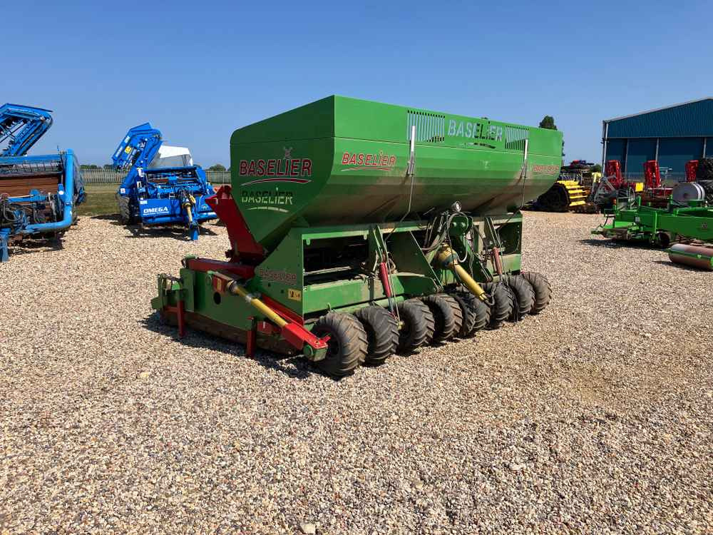Baselier Baselier 4 Row Mounted FA-W, Potato Planter Tilla Combination - Tresker: bilde 1 Baselier Baselier 4 Row Mounted FA-W, Potato Planter Tilla Combination - Tresker: bilde 1