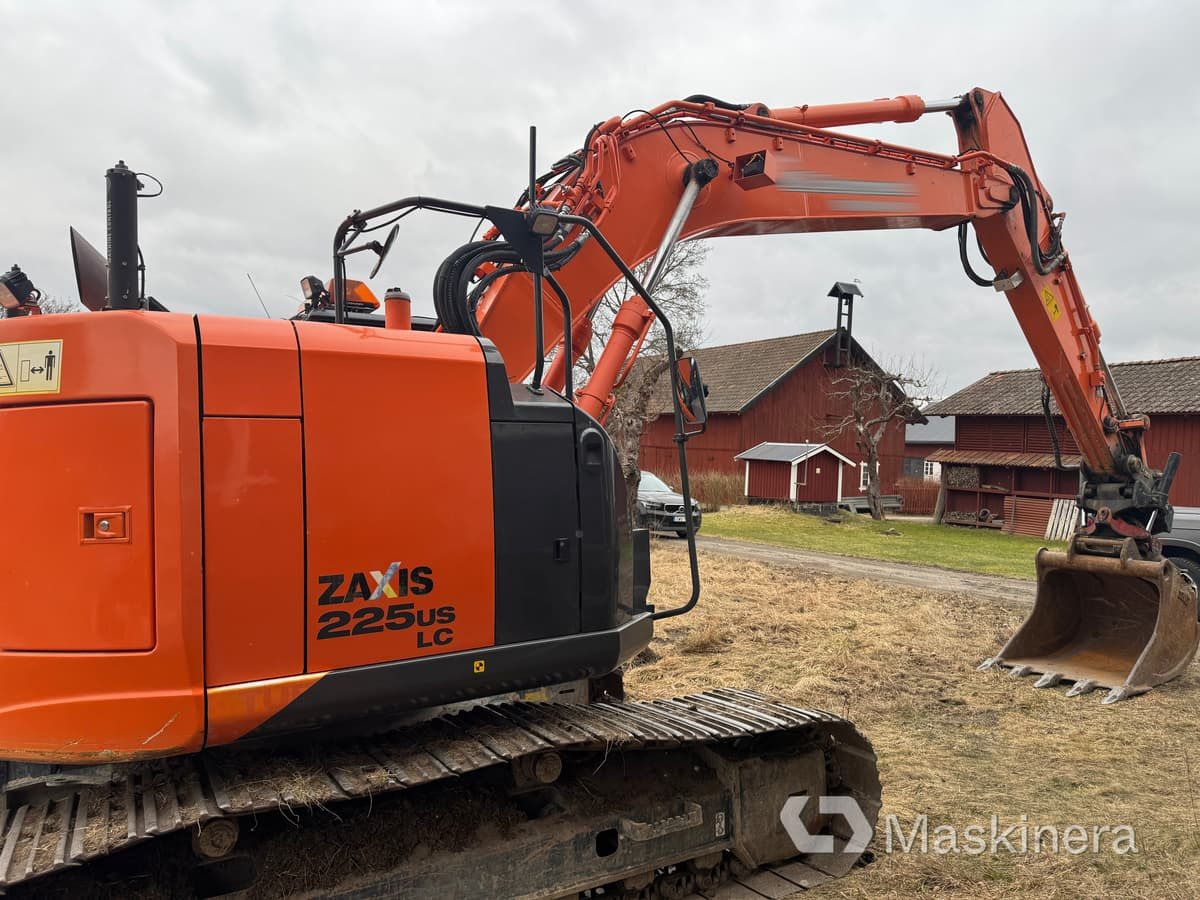 Grävmaskin Hitachi ZX225USLC-5B med redskap - Beltegraver: bilde 5 Grävmaskin Hitachi ZX225USLC-5B med redskap - Beltegraver: bilde 5