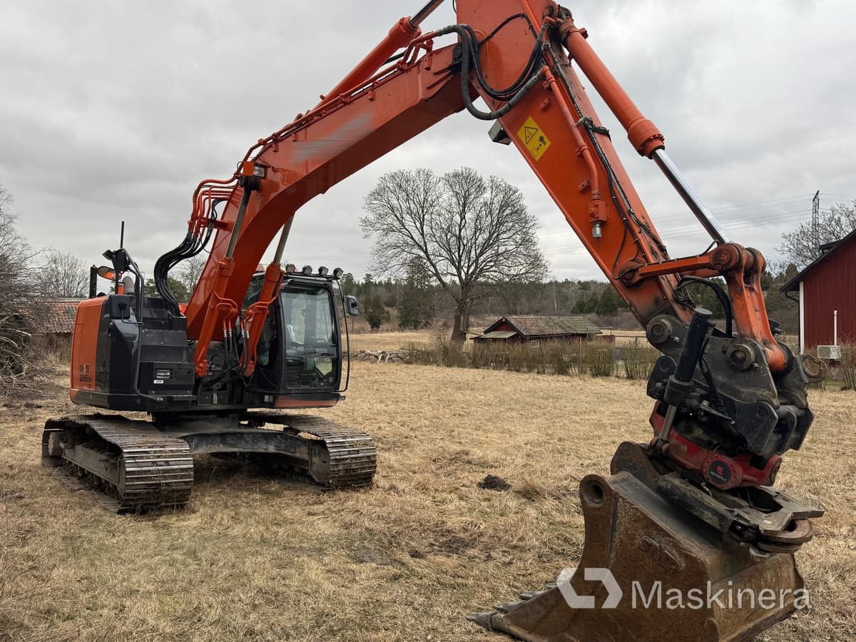 Grävmaskin Hitachi ZX225USLC-5B med redskap - Beltegraver: bilde 3 Grävmaskin Hitachi ZX225USLC-5B med redskap - Beltegraver: bilde 3