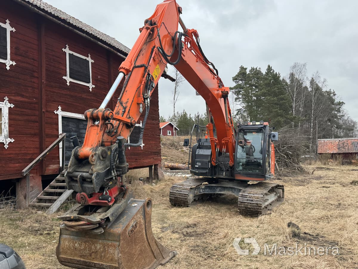 Grävmaskin Hitachi ZX225USLC-5B med redskap - Beltegraver: bilde 2 Grävmaskin Hitachi ZX225USLC-5B med redskap - Beltegraver: bilde 2