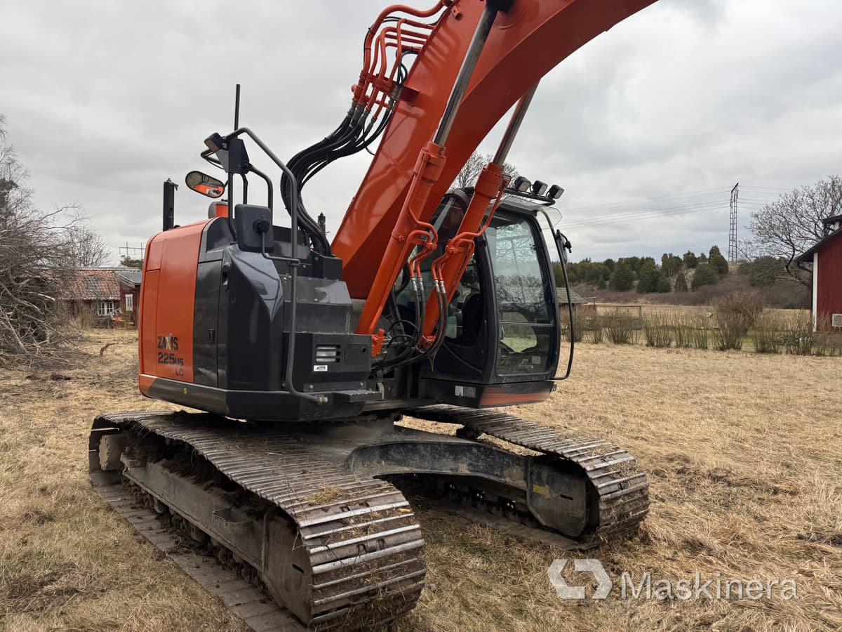 Grävmaskin Hitachi ZX225USLC-5B med redskap - Beltegraver: bilde 4 Grävmaskin Hitachi ZX225USLC-5B med redskap - Beltegraver: bilde 4