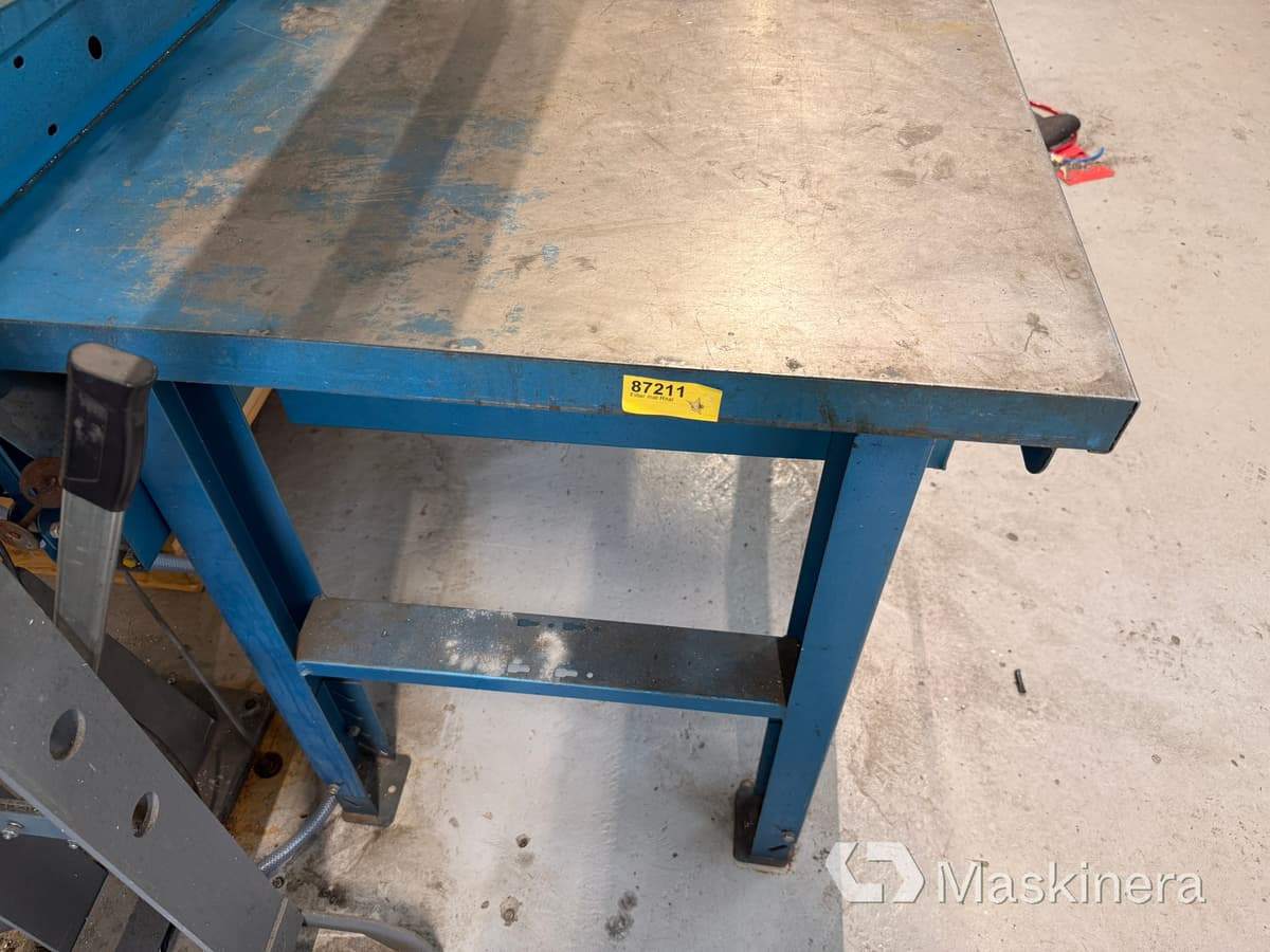Arbetsbord med verktygstavla - Industrimaskin: bilde 5 Arbetsbord med verktygstavla - Industrimaskin: bilde 5