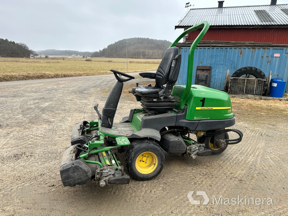 John Deere 2500E E-Cut Hybrid Greenklippare - Gressklipper: bilde 2 John Deere 2500E E-Cut Hybrid Greenklippare - Gressklipper: bilde 2